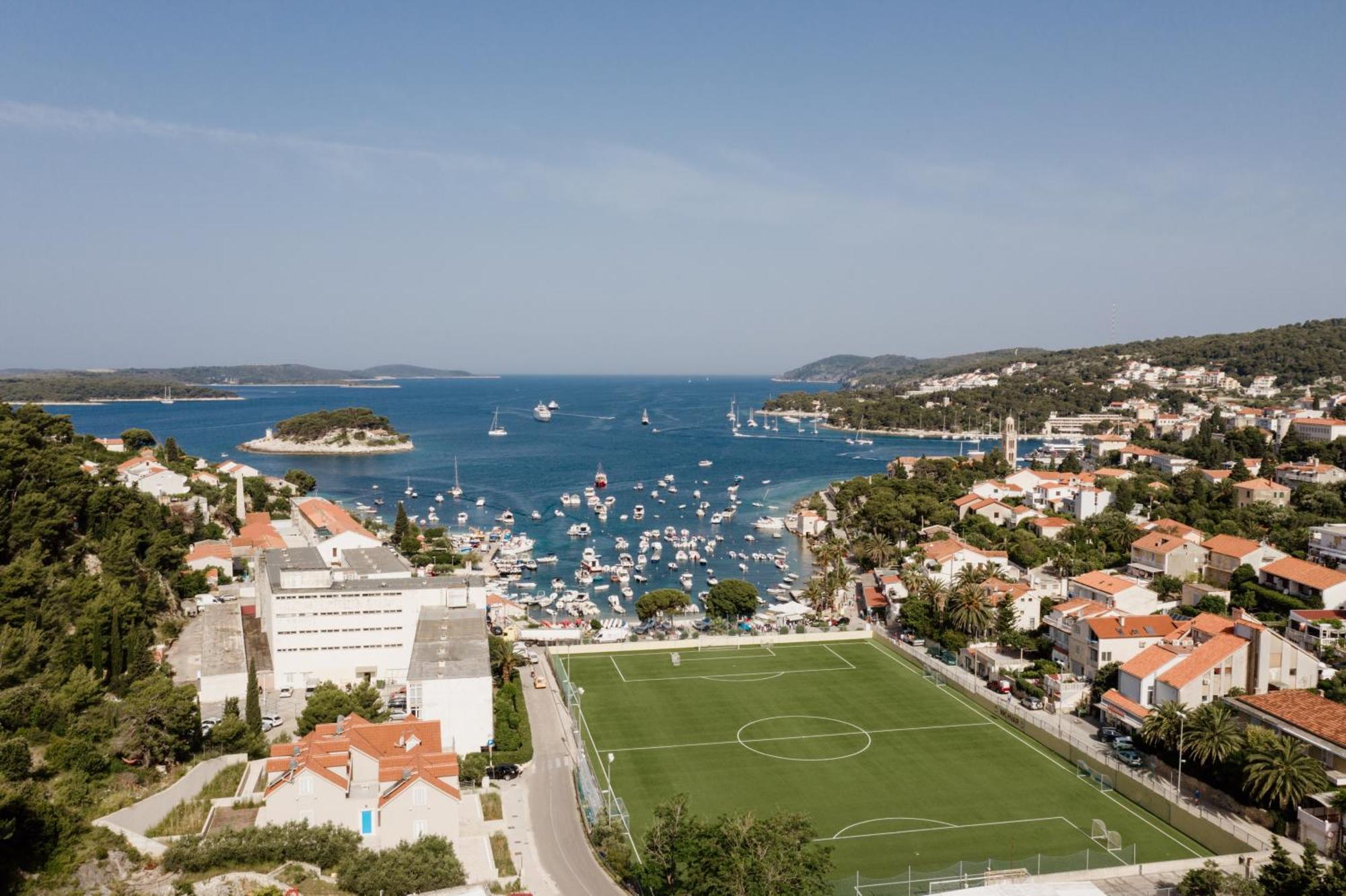 Apartments Sunny Elza Hvar Town Esterno foto