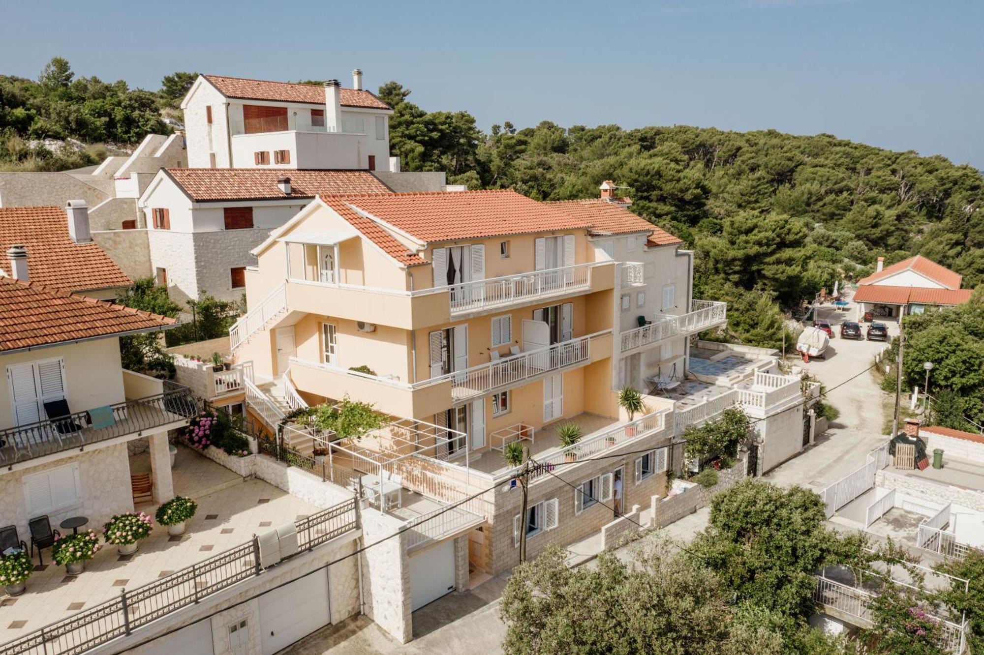 Apartments Sunny Elza Hvar Town Esterno foto