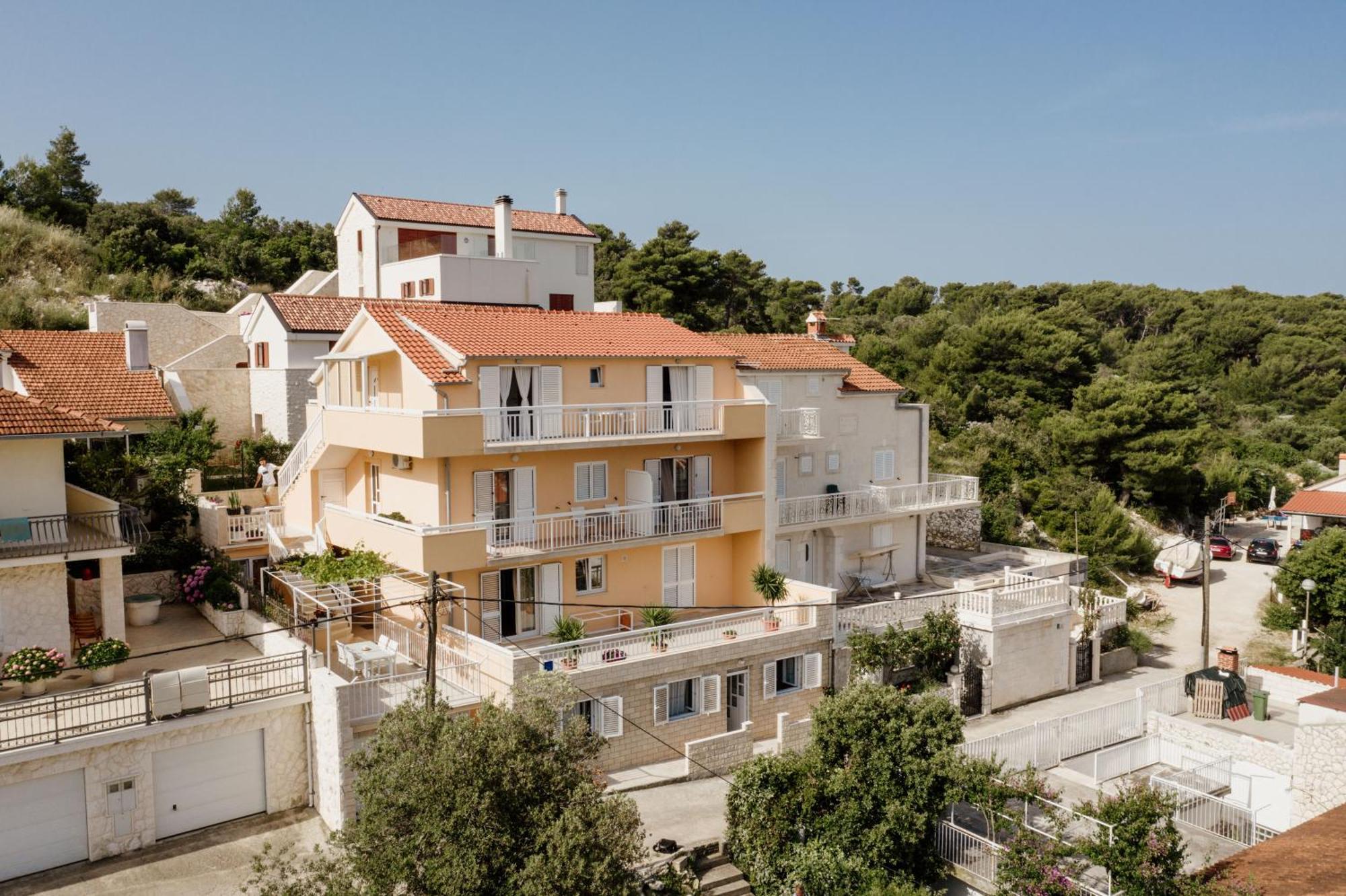 Apartments Sunny Elza Hvar Town Esterno foto